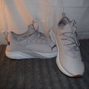 Women's‎ Puma Sneakers - Size 7
